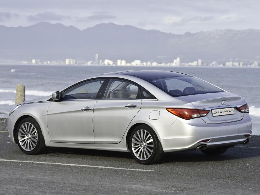  Hyundai Sonata 2013 года  (ZA) (фото 9 из 15)